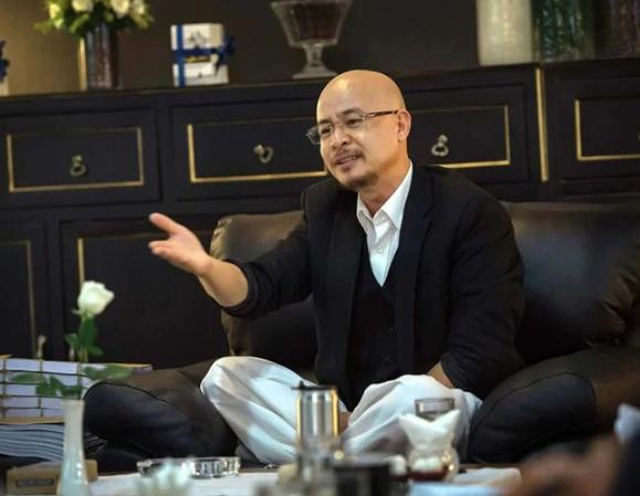 Cuộc sống kín tiếng của đại gia Đặng Lê Nguyên Vũ hậu ly hôn nghìn tỷ với vợ: Ẩn dật trong hang đá, tậu siêu xe hàng hiếm-2