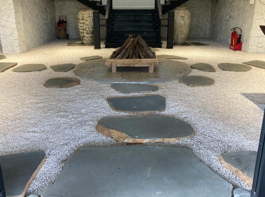 Cuộc sống kín tiếng của đại gia Đặng Lê Nguyên Vũ hậu ly hôn nghìn tỷ với vợ: Ẩn dật trong hang đá, tậu siêu xe hàng hiếm-5