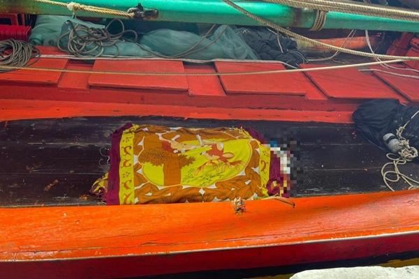 3 thợ lặn mất tích sau tiếng nổ lớn, một phần thi thể tìm thấy trên cành cây-2