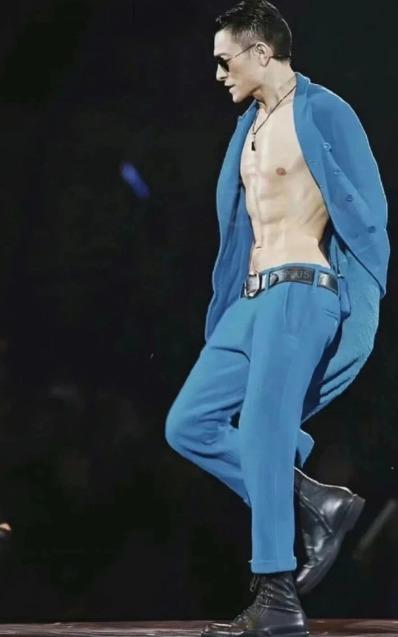 Lý do Lưu Đức Hoa từ một kẻ vô danh trở thành thủ lĩnh Tứ đại thiên vương, nổi tiếng suốt gần 40 năm-3