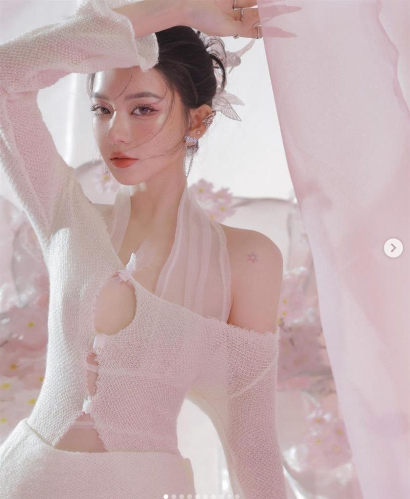 Học trò Kỳ Duyên xinh như thiên thần, vóc dáng mình hạc xương mai mặc gì cũng đẹp-1