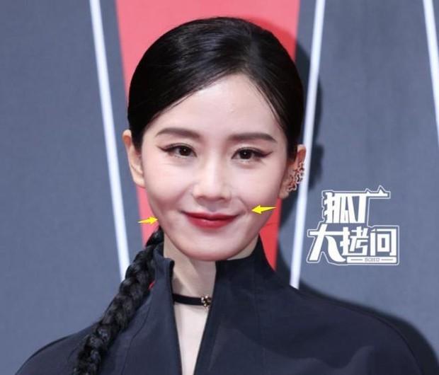 Bóc trần nhan sắc minh tinh Cbiz chưa photoshop: Dương Mịch già hơn chục tuổi, Nhiệt Ba khiến fan không nhận ra-3