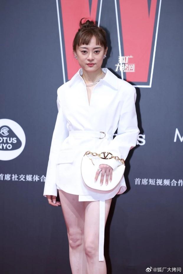 Bóc trần nhan sắc minh tinh Cbiz chưa photoshop: Dương Mịch già hơn chục tuổi, Nhiệt Ba khiến fan không nhận ra-4