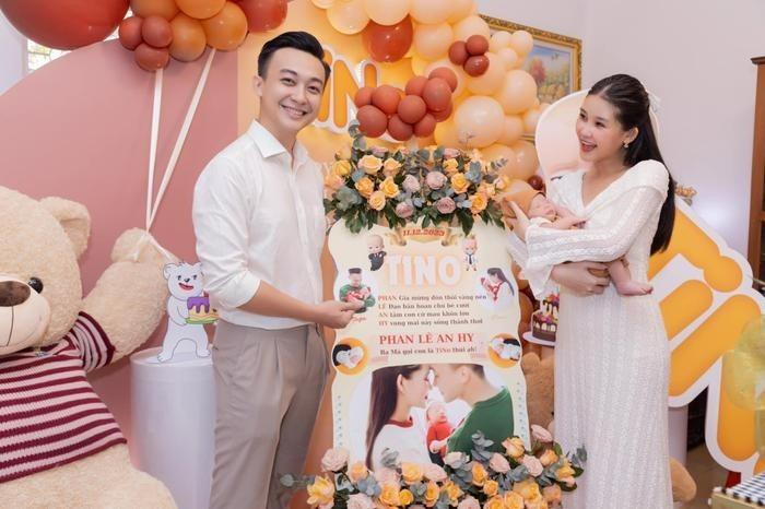 Gia đình Lê Âu Ngân Anh làm đầy tháng cho nhóc tỳ, hé lộ tên thật và tính cách đặc biệt con trai-2