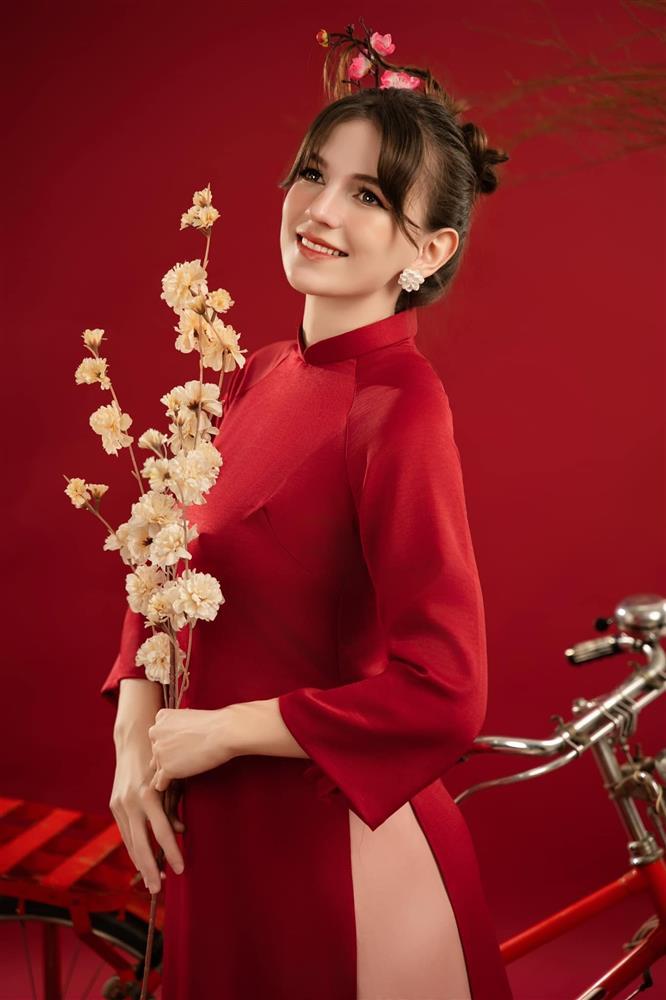 DJ Tây đẹp nhất Hà thành khiến fan phải dụi mắt khi mặc quần mặc như không với áo dài-5