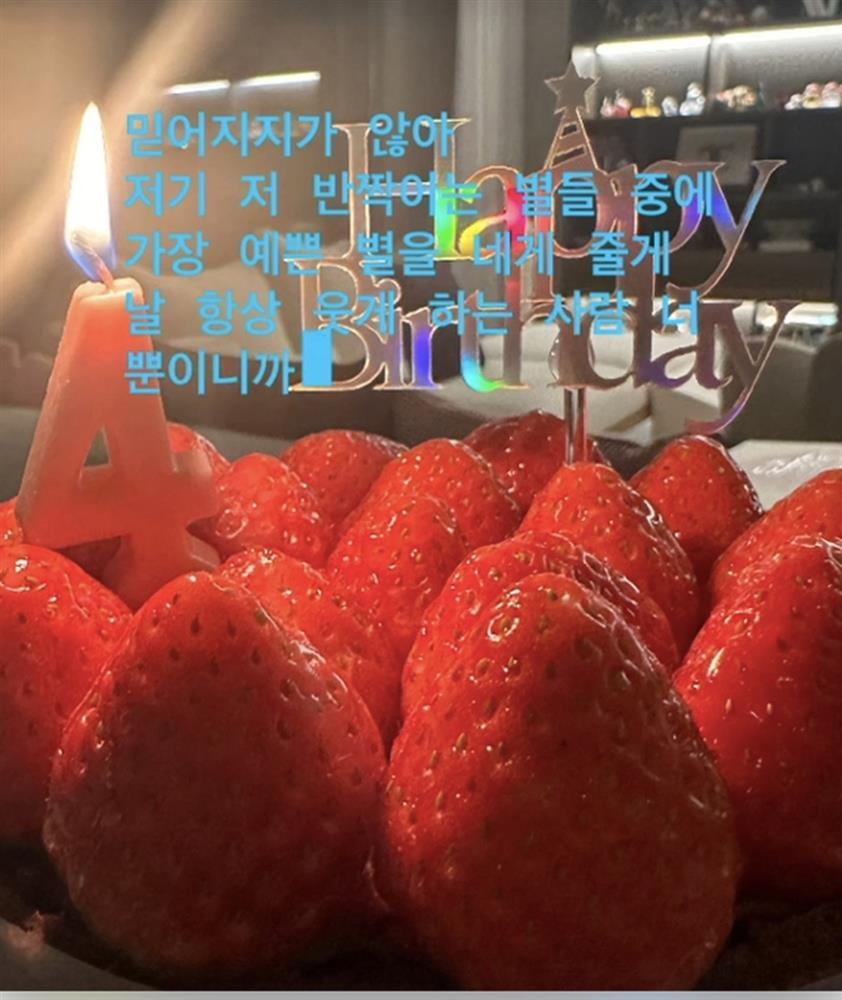 Chị đẹp Son Ye Jin rạng rỡ đón tuổi 42 bên gia đình hạnh phúc-2