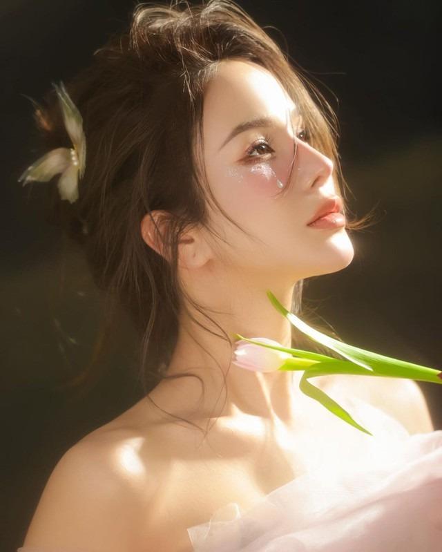 Showbiz Việt: Hậu tan vỡ, loạt mỹ nhân khoe sắc rạng ngời!-1