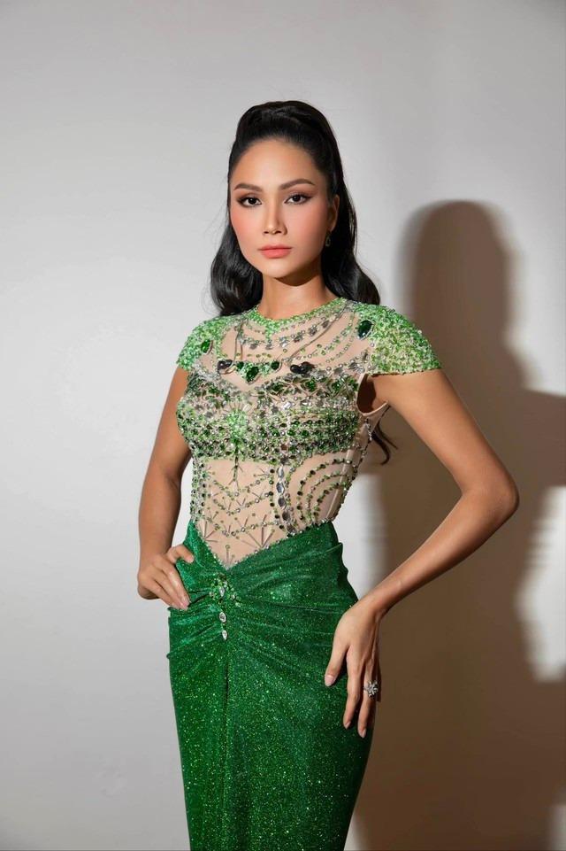 Showbiz Việt: Hậu tan vỡ, loạt mỹ nhân khoe sắc rạng ngời!-8