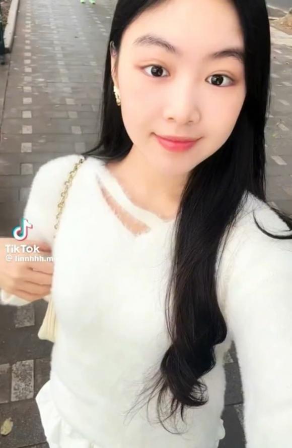 Thả dáng trên phố, Lọ Lem nhà Quyền Linh gây sốt với visual nổi bật hết nấc-5