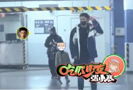 Bắt gặp Ngô Kỳ Long một mình đưa con trai đi chơi, lộ chi tiết quan trọng về mối quan hệ với Lưu Thi Thi-3