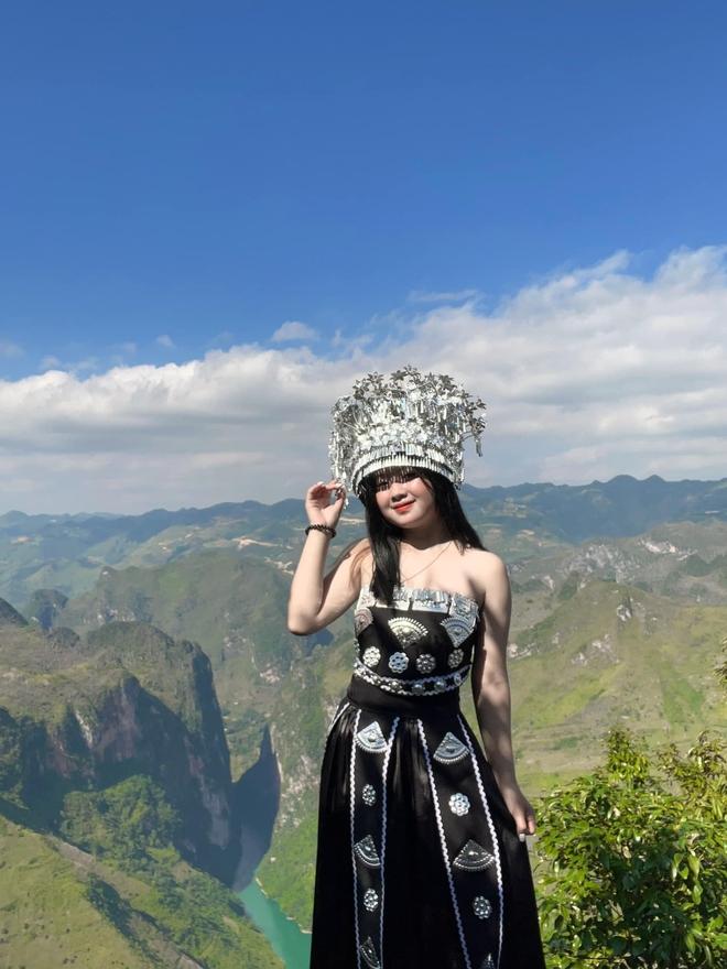 Xuất hiện hình ảnh được cho là Phúng Phính Hà Giang đã lên xe hoa-6