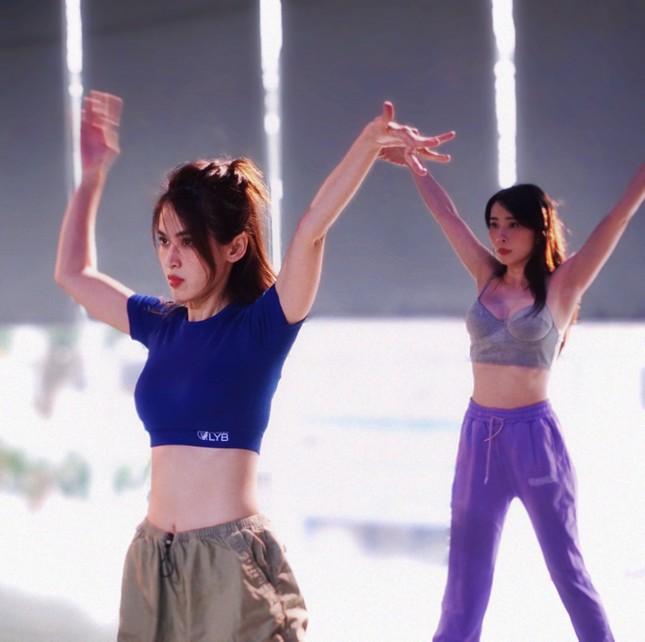 Chị đẹp Tú Vi tiết lộ nhận nhiều chỉ trích: Tôi có buồn khi đọc những bình luận chửi bới mình chứ-10