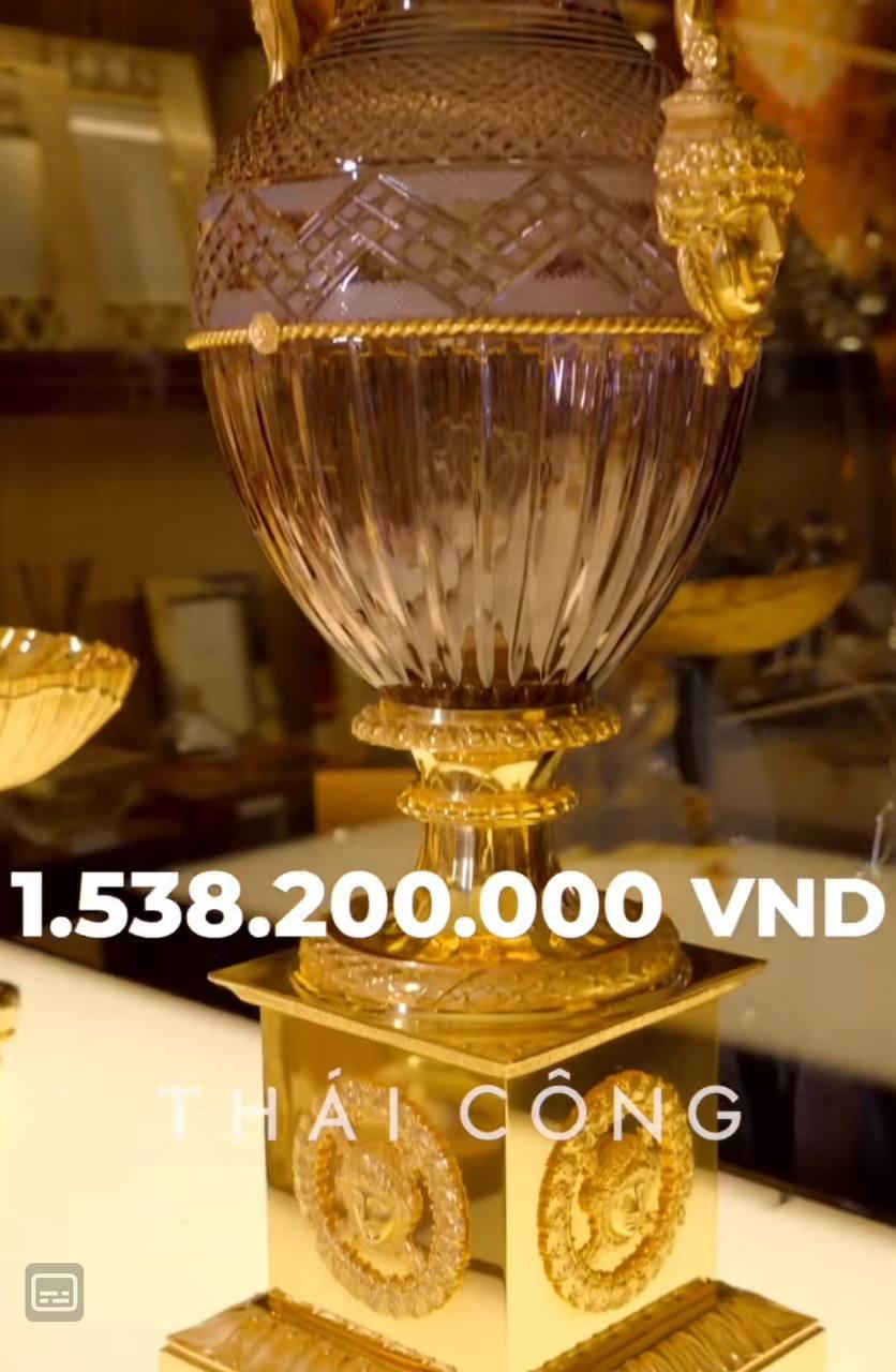 Chiêm ngưỡng thánh địa sáng tạo đẹp tuyệt của Thái Công - NTK gây bão bán đồ xa xỉ trên mạng-2