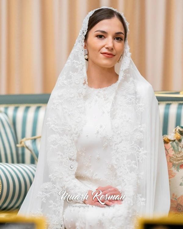 Giá trị quà cưới mà Hoàng tử Brunei trao cho cô dâu thường dân khiến ai cũng bất ngờ-1