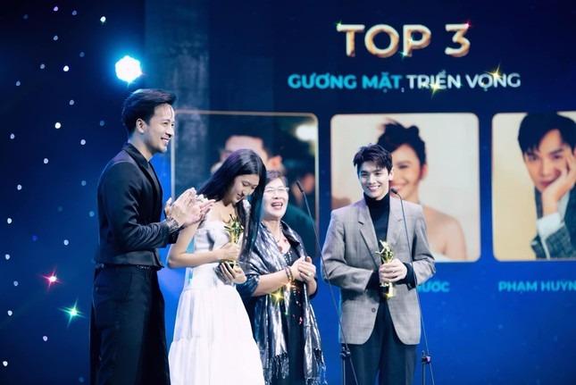 Một diễn viên Việt không có tên trong đề cử nhưng bỗng thắng giải-1