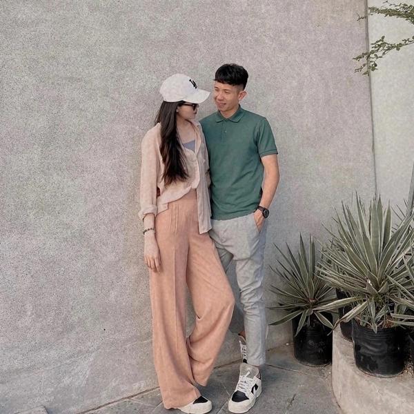 5 cầu thủ Việt có chuyện tình chị em với bạn gái xinh đẹp-7