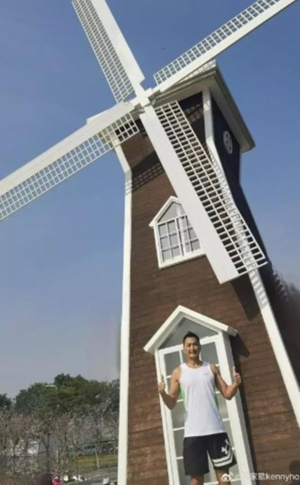 Bị đồn hói đầu, Triển Chiêu Hà Gia Kính có màn đáp trả cực chất-4