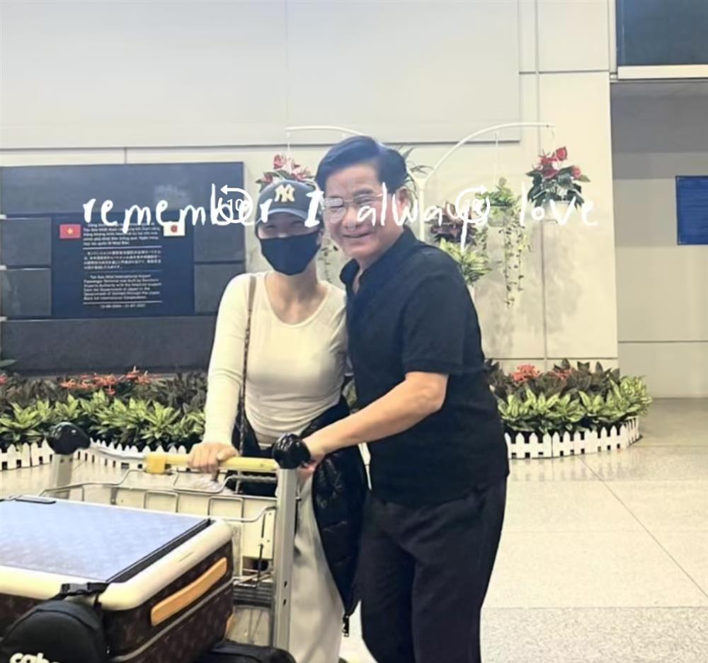 Vừa trở về Việt Nam, Hương Tràm đau xót khi liên tiếp mất 2 người thân: Mọi thứ diễn ra nhanh quá-1