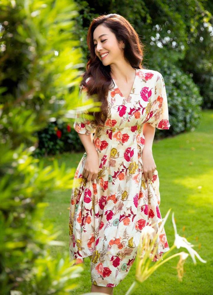 Jennifer Phạm ngày thường kín bưng, đi cạnh ông xã mới tự tin mặc gợi cảm-10