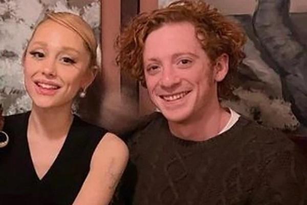 Ariana Grande gây phẫn nộ vì ca khúc mới, đáp trả làn sóng tẩy chay-4