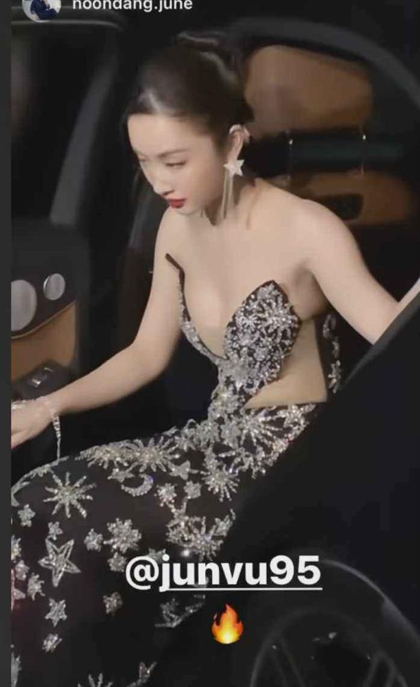 Jun Vũ diện váy thiếu trên hụt dưới, phải vất vả che chắn giữa bao người-3