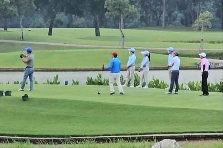 Giám đốc Sở ở Bắc Ninh chơi golf trong giờ làm việc bị cho thôi chức-1