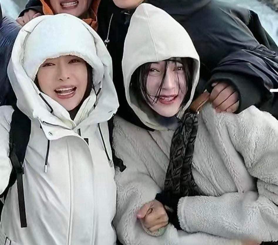 Địch Lệ Nhiệt Ba bị chê giả tạo-3