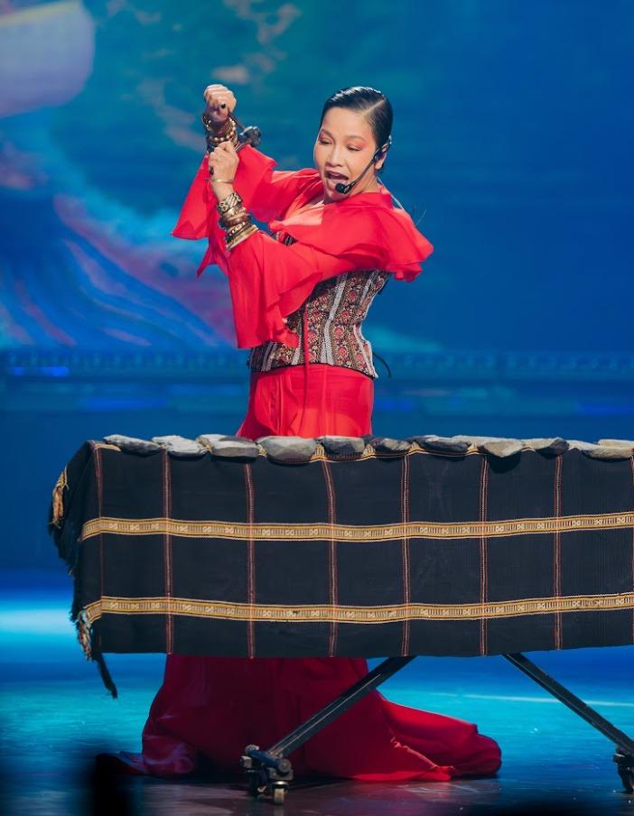 Màn thách đấu với Uyên Linh, Lệ Quyên sốc nhất Chị đẹp-4