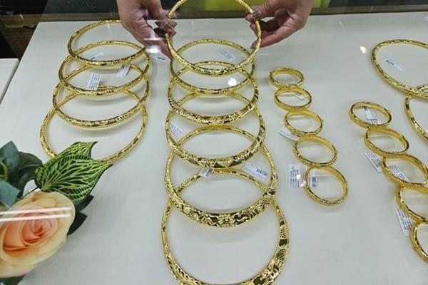 Giá vàng trong nước vẫn đắt hơn thế giới gần 18 triệu đồng/lượng-2