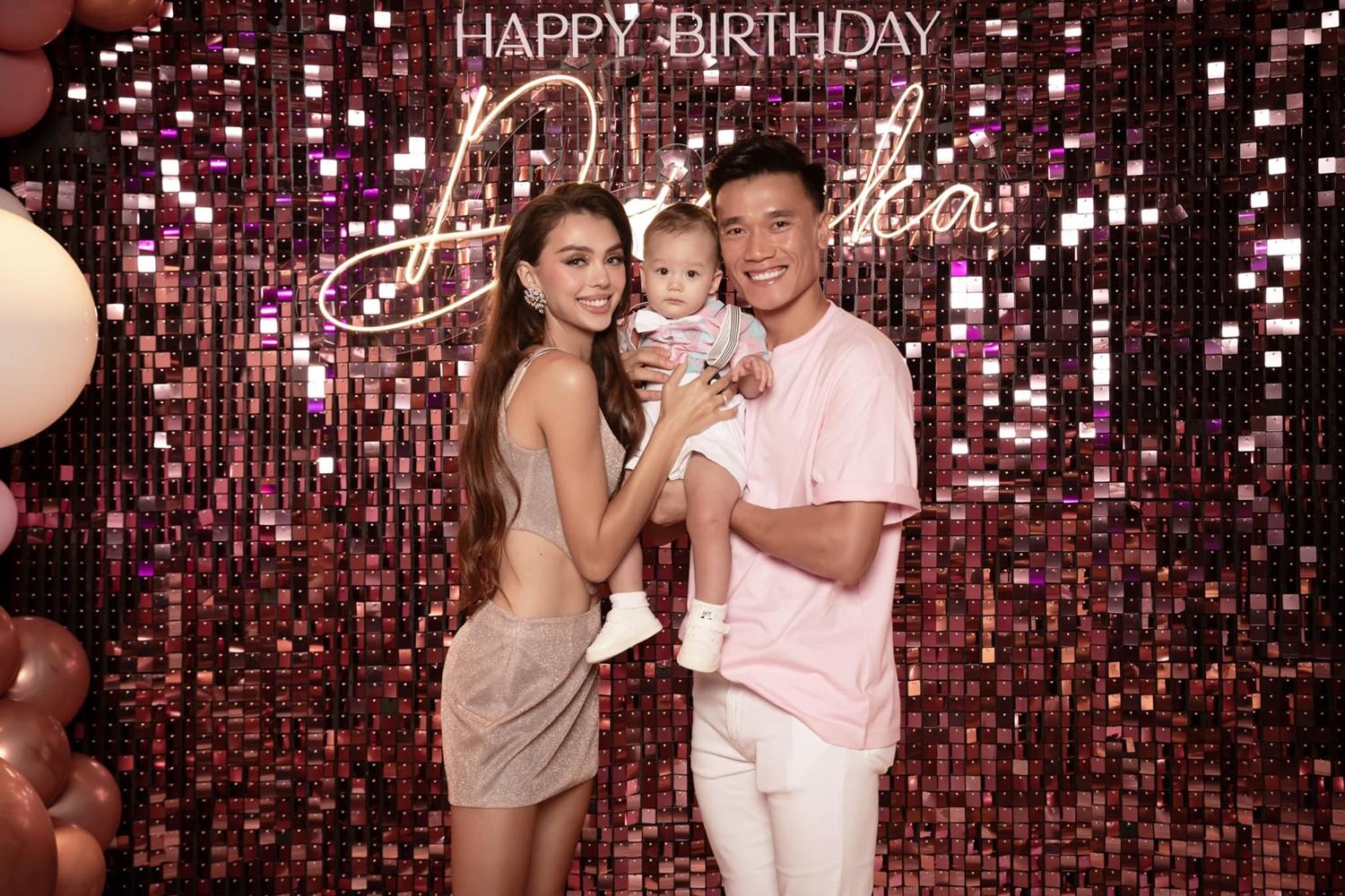 Vợ mẫu Tây ngày càng đẹp khi hôn nhân hạnh phúc bên Bùi Tiến Dũng-2