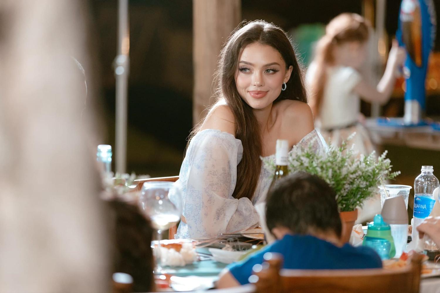 Vợ mẫu Tây ngày càng đẹp khi hôn nhân hạnh phúc bên Bùi Tiến Dũng-10