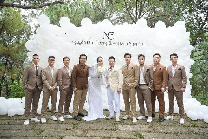 Nhạc sĩ Nguyễn Đức Cường bật khóc trong hôn lễ với ca sĩ Vũ Hạnh Nguyên-1