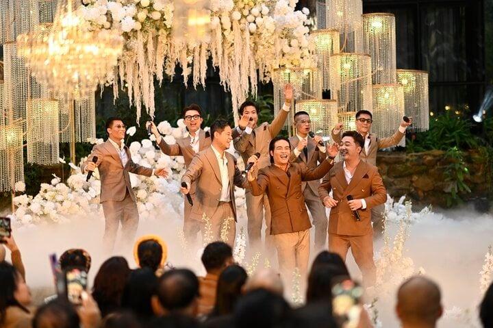 Nhạc sĩ Nguyễn Đức Cường bật khóc trong hôn lễ với ca sĩ Vũ Hạnh Nguyên-10