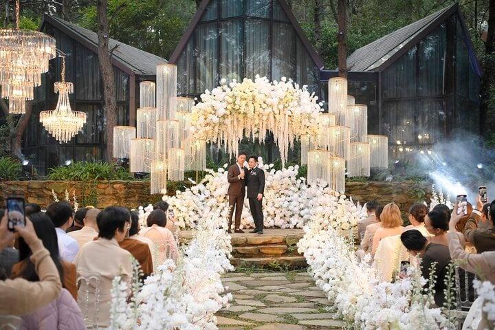 Nhạc sĩ Nguyễn Đức Cường bật khóc trong hôn lễ với ca sĩ Vũ Hạnh Nguyên-2