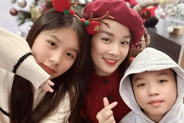 Hôn nhân đời thực của diễn viên VFC: NSND Trọng Trinh hạnh phúc bên vợ trẻ, đã lên chức ông nội-9