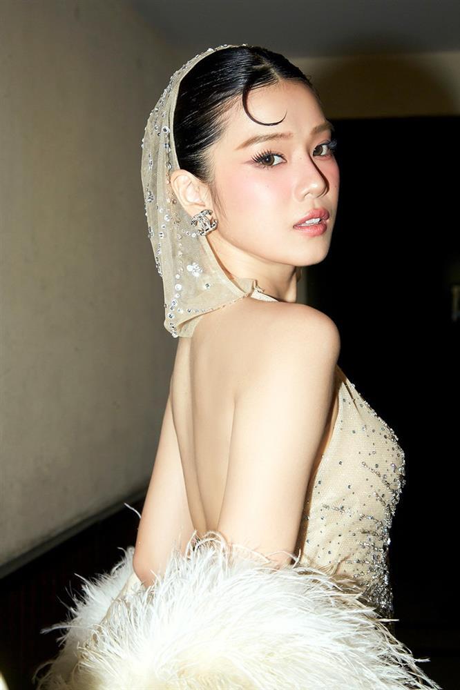 Khoảnh khắc Hoàng Yến Chibi mua phở cho diễn viên Thái Lan gây sốt-5