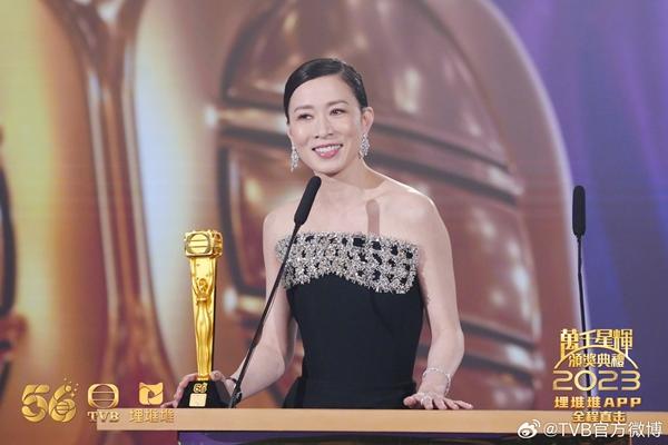 Xa Thi Mạn nhận giải mỏi tay ở TVB 2023-4