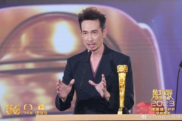 Xa Thi Mạn nhận giải mỏi tay ở TVB 2023-6