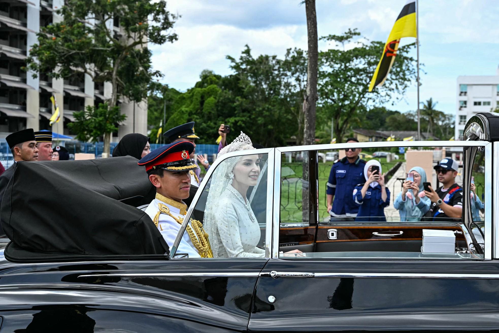 Có gì trong đám cưới kéo dài 10 ngày của Hoàng tử Brunei-7