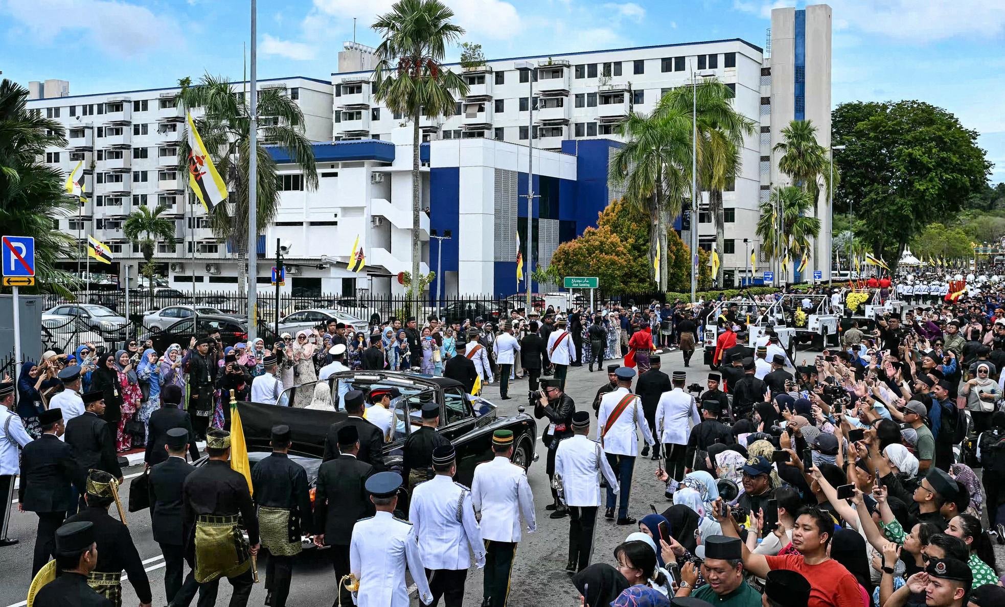 Có gì trong đám cưới kéo dài 10 ngày của Hoàng tử Brunei-8