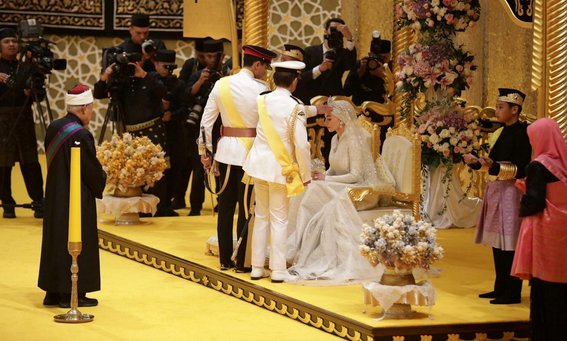 Có gì trong đám cưới kéo dài 10 ngày của Hoàng tử Brunei-3