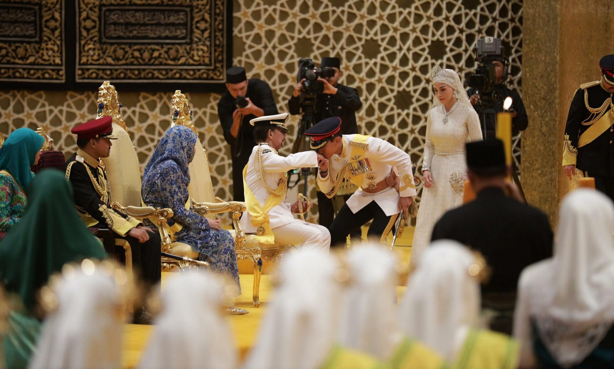 Có gì trong đám cưới kéo dài 10 ngày của Hoàng tử Brunei-5