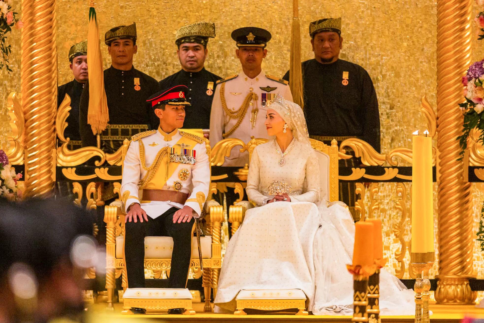 Có gì trong đám cưới kéo dài 10 ngày của Hoàng tử Brunei-4