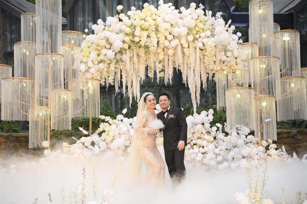 Nghệ sĩ khóc trong đám cưới Nguyễn Đức Cường - Vũ Hạnh Nguyên-1