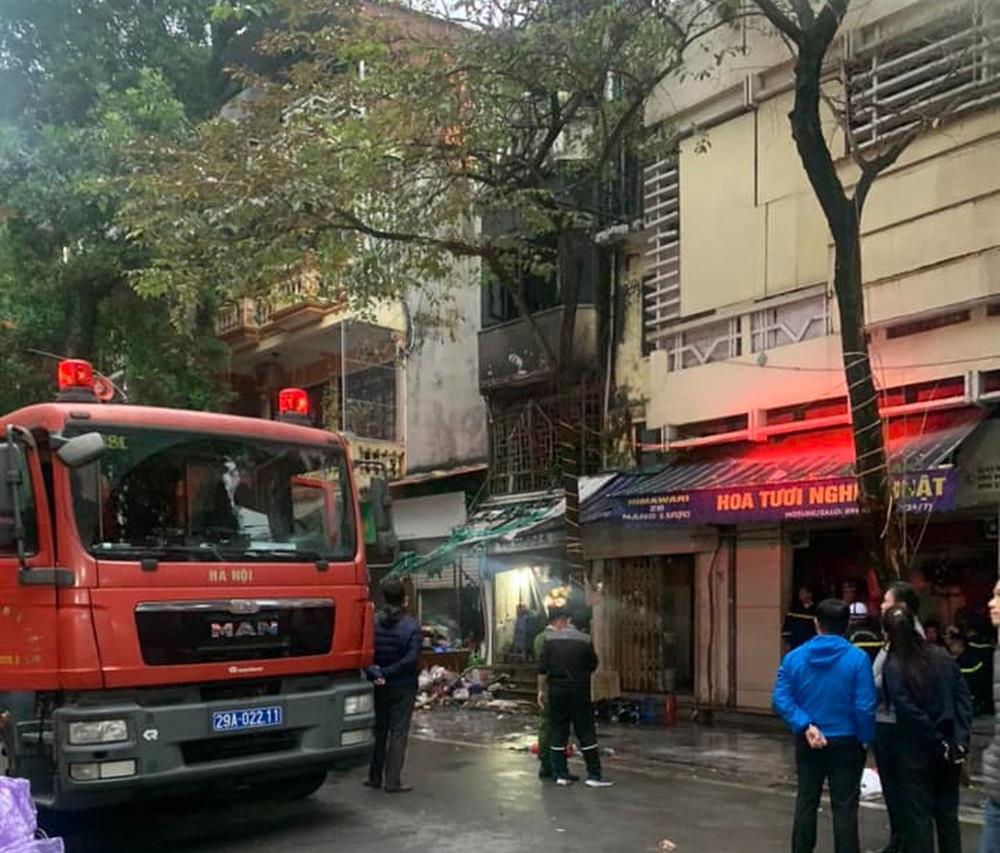 Cháy nhà trên phố cổ Hà Nội, 4 người tử vong-1