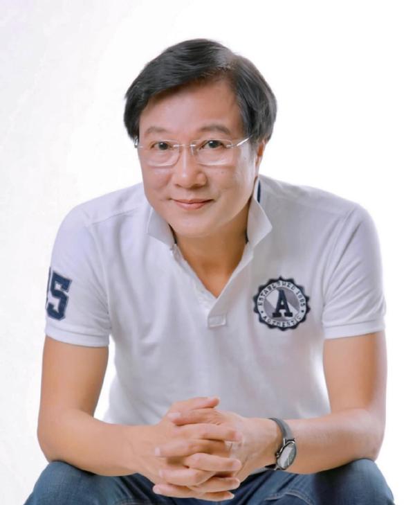 Hôn nhân đời thực của diễn viên VFC: NSND Trọng Trinh hạnh phúc bên vợ trẻ, đã lên chức ông nội-2