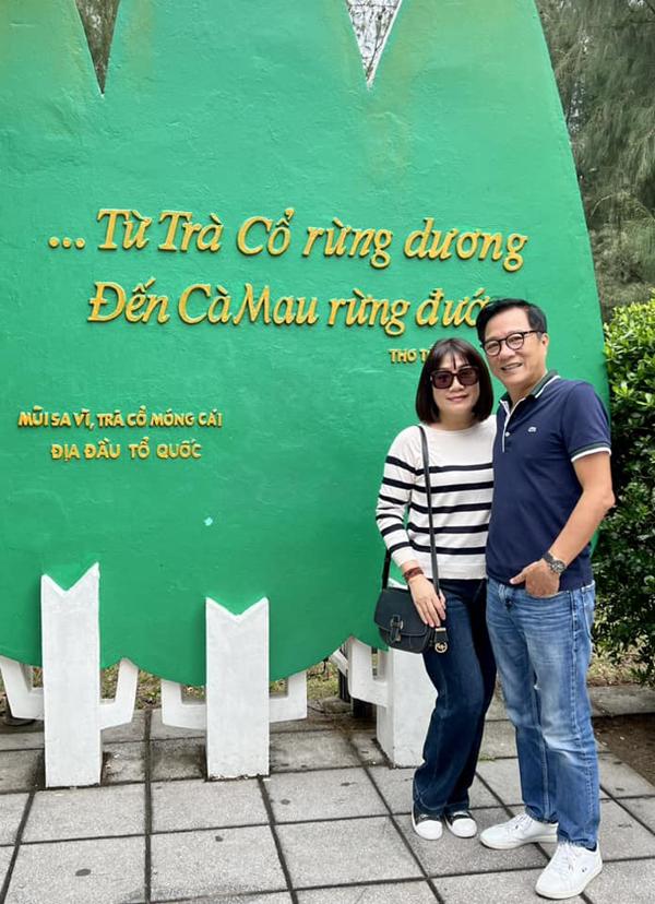 Hôn nhân đời thực của diễn viên VFC: NSND Trọng Trinh hạnh phúc bên vợ trẻ, đã lên chức ông nội-5