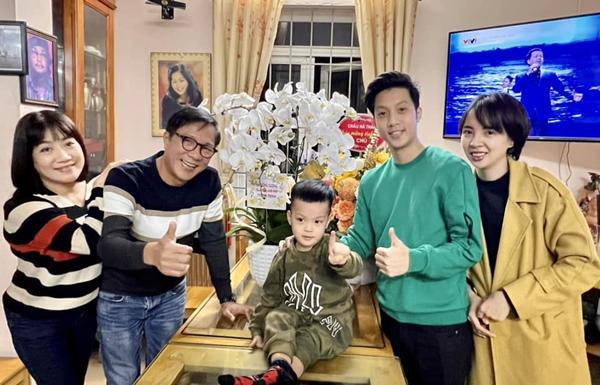 Hôn nhân đời thực của diễn viên VFC: NSND Trọng Trinh hạnh phúc bên vợ trẻ, đã lên chức ông nội-7