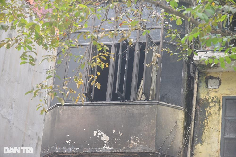 Vụ cháy trên phố cổ: Nhà nhiều lối thoát hiểm nhưng 4 người vẫn tử vong-4