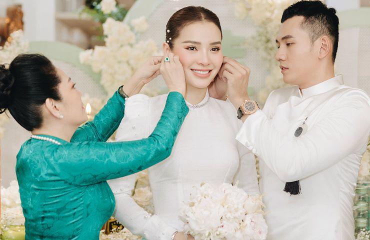 Hai mỹ nữ tên Phương Trinh của Vbiz: Đều sở hữu vóc dáng nóng bỏng nhưng lắm ồn ào-6